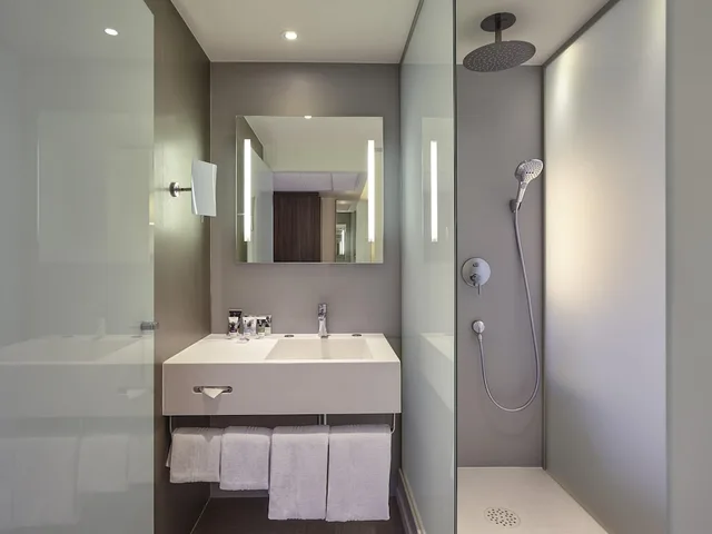 غرفة سوبيريور بسرير فردي، Mercure Paris Arc de Triomphe Etoile 3/5