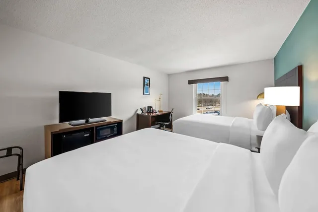 غرفة قياسية بسريرين مزدوجين، Comfort Inn Foxboro - Mansfield 2/8