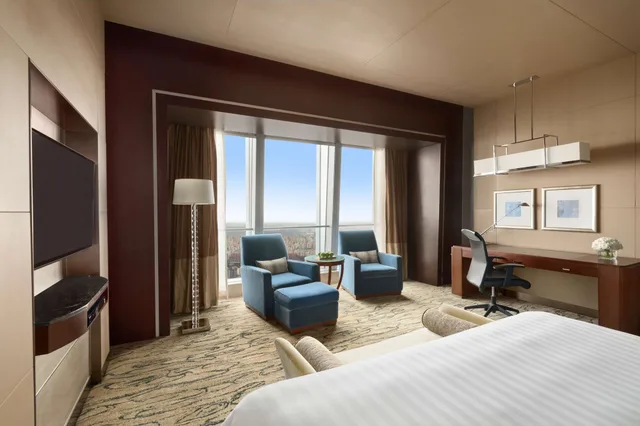 غرفة تنفيذية بسرير كينج، China World Summit Wing, Beijing, A Shangri-La Hotel 1/4