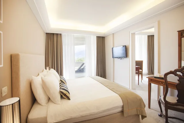 جناح جونيور، Croatia Hotel 2/4
