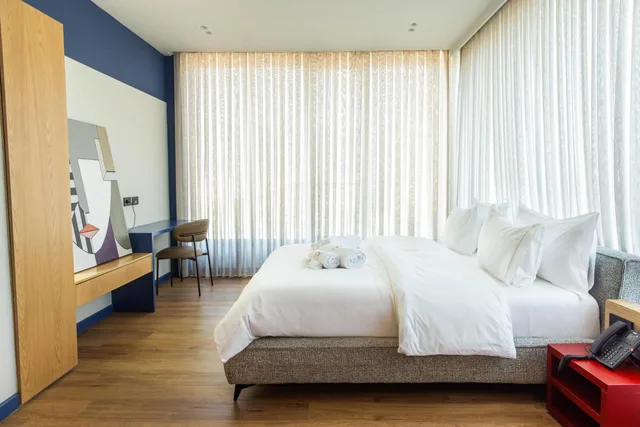 شقة سوبيريور بفراش فوتون وسرير كينج، Si hotel Tirana 2/2