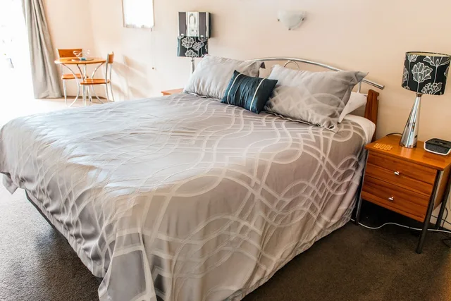 Platinum, Deluxe, Studio, Suite, King Bed, Kitchen، Absolute-Bliss 1/2