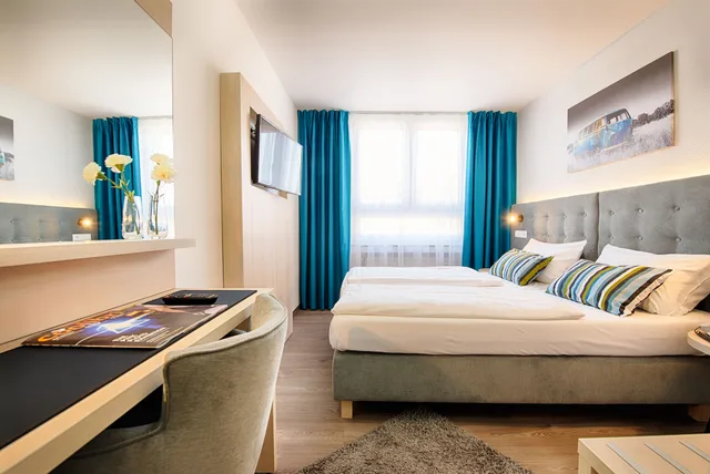 غرفة قياسية بسرير مزدوج، Home Hotel 4/9