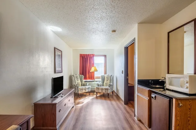 غرفة قياسية بسرير كوين، Motel6 Saukville, WI 6/9