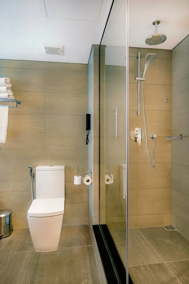 Deluxe, Twin Beds, King Bed, Smoking, Le Meridien Abu Dhabi 6/7