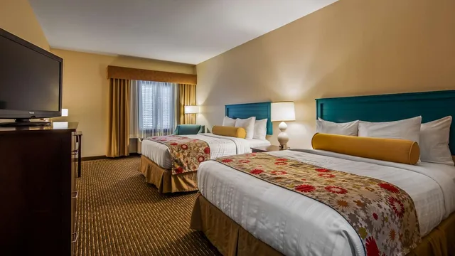 غرفة بسريرين كوين، Best Western Plus Dayton Hotel & Suites 1/4