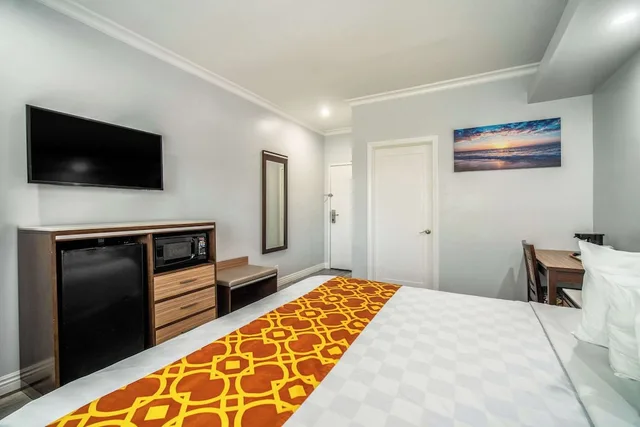 غرفة بسرير كوين، Rodeway Inn and Suites Pasadena 4/7