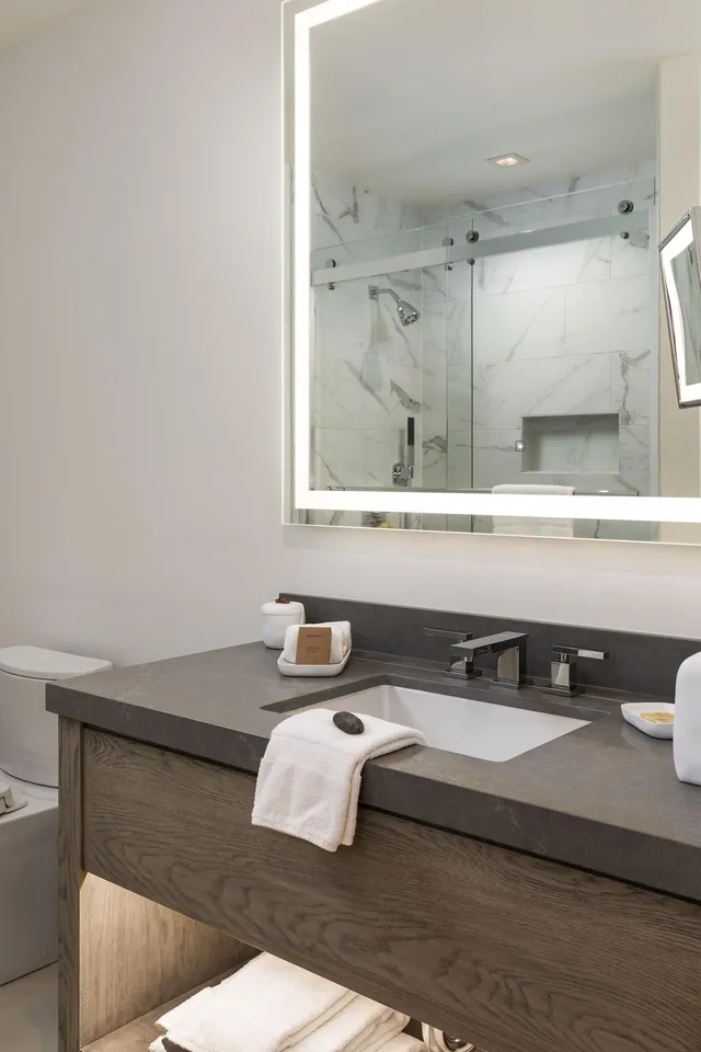 Suite, Stilwell Hotel 1/1