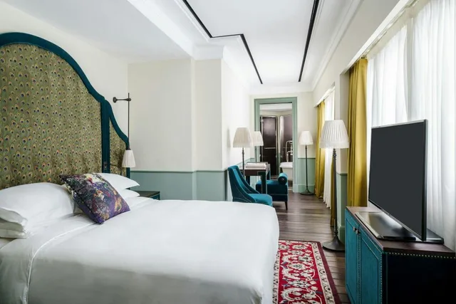 Colonial, Guest Room, Deluxe, King Bed, Club Lounge Access، Maxwell Reserve Singapore, Autograph Collection 1/5