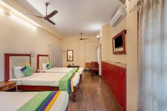 غرفة بريميوم بسرير مزدوج أو سريرين منفصلين، Treebo Grace Inn 3/4