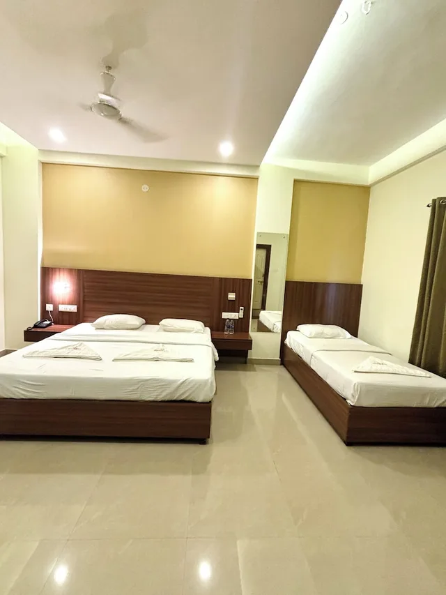 غرفة عائلية ثلاثية بسرير كوين وسرير فردي، Hotel Citywalk Residency 1/3