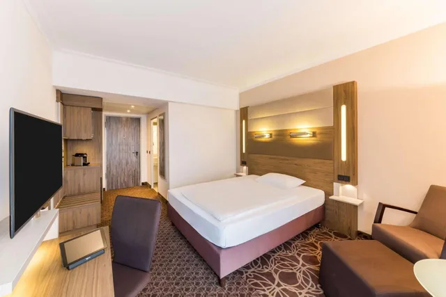 غرفة بسرير كوين لذوي الإعاقة، Best Western Plus Hotel Koeln City 2/3