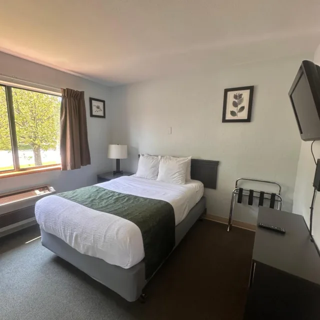 جناح، Pictured Rocks Inn & Suites 3/7