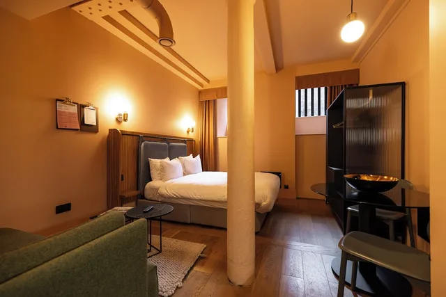 Inner, Studio, Queen Bed، Whitworth Locke 1/9
