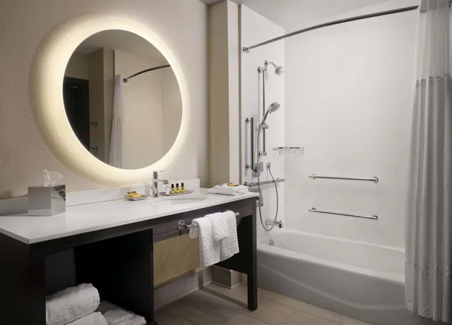 جناح بسرير كينج مع أريكة لذوي الإعاقة، Best Western Plus Executive Residency Jackson Northeast 5/7
