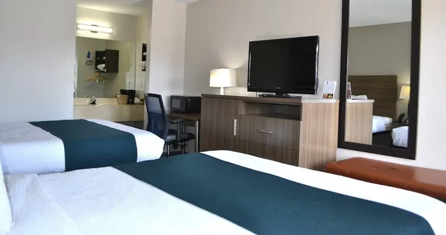 غرفة بسريرين كوين للمدخنين، Studio6 Suites Chattanooga, TN - Lookout Mtn. 2/4