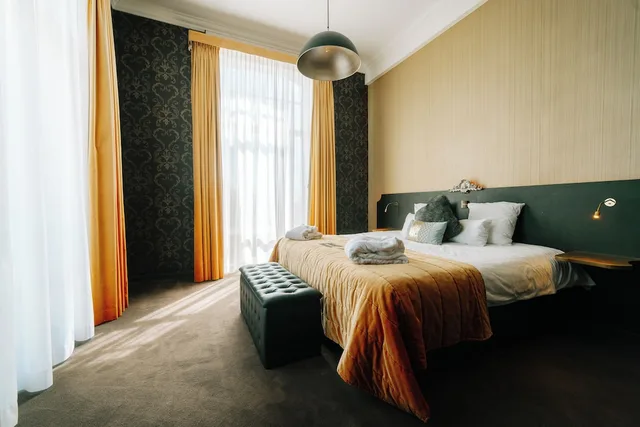 جناح جونيور بسرير كينج، Chateau de Namur 9/10