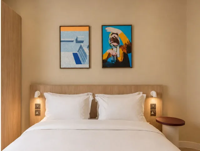 Interior, Medium, Queen Bed، My Brighton 2/5