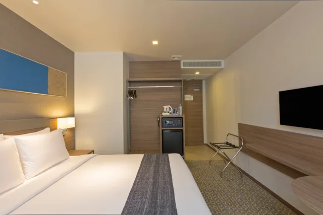 غرفة قياسية بسرير كوين، Holiday Inn Express Bangkok Sathorn 3/5