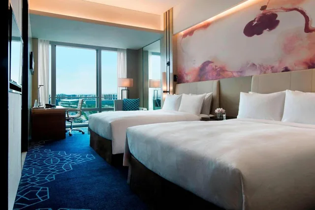 Guest Room, 2 Double Beds, City View, Main Tower، Jw Marriott Hotel Shenzhen Bao An 1/2