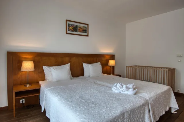 Room, Triple, Bathtub, Tisza Balneum Thermal Hotel 5/7
