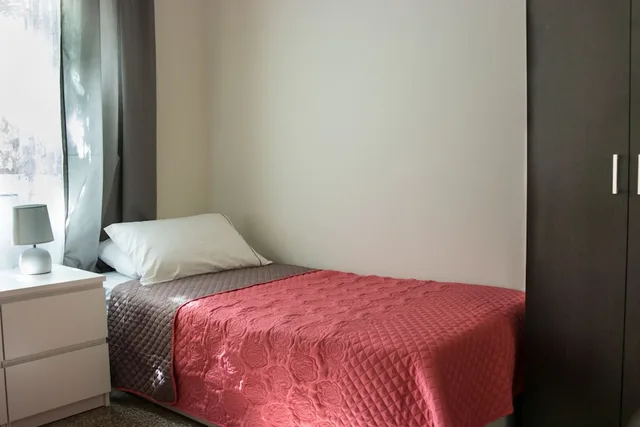 City, Apartment, Queen and Twin Beds, Sofa، Alexandra Apartments 1/5