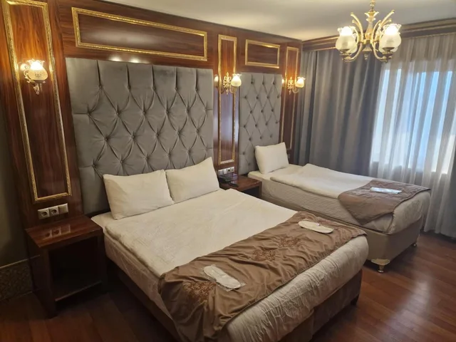 غرفة ثلاثية بشرفة، Sahra Airport Hotel 5/10