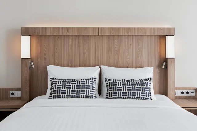 غرفة قياسية بسرير كينج بإطلالة على الفناء، Courtyard by Marriott Szczecin City 4/6