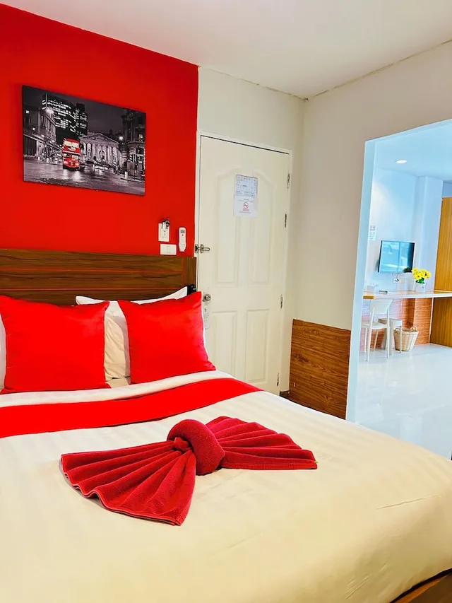 Family, Triple, 1 King and 1 Single Beds, Balcony, PJ PATONG RESORTEL 6/10