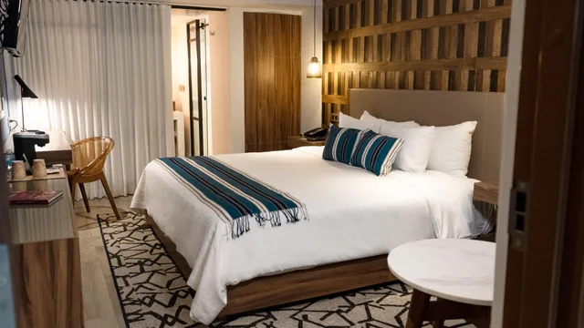 غرفة قياسية بسرير مزدوج، Hotel Indigo Guadalajara Expo, an IHG Hotel 2/6