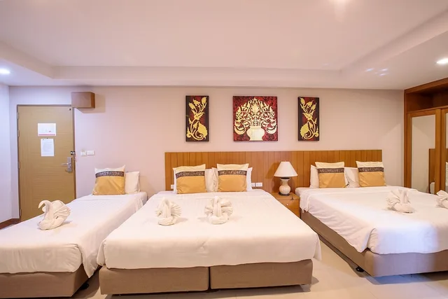 Deluxe, Family, 1 Single and 2 Double Beds، Huen Jao Ban Hotel 2/9
