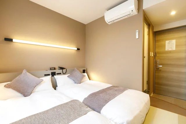 غرفة يابانية بسريرين منفصلين في الملحق، HOTEL Third Place Hakata 1/1