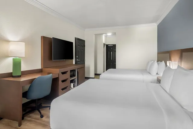 غرفة بسريرين كوين بإطلالة على البحر، Hyatt Select Galveston Beachfront 3/4