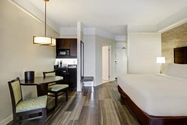 Suite, King Bed, Sofa, Holiday Inn Suites Windsor Ambassador Bridge 5/10