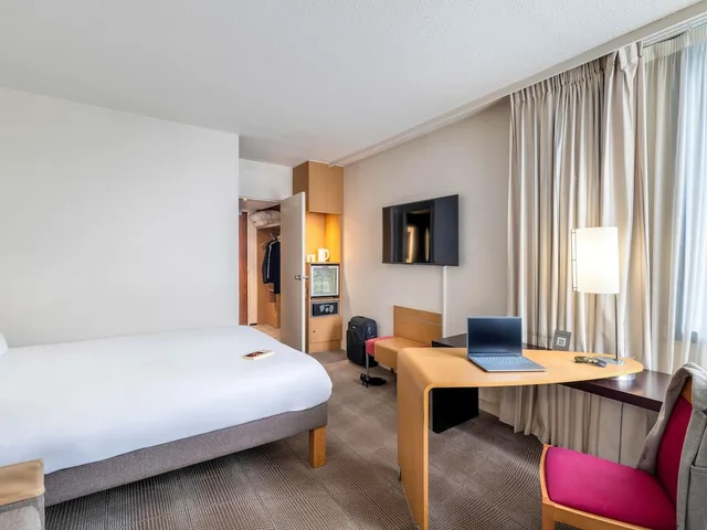 غرفة كلاسيكية بسرير مزدوج مع أريكة، NOVOTEL GRENOBLE CENTRE 5/10
