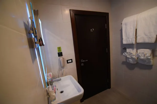 غرفة جونيور بسرير كوين، Petra Boutique Hotel 6/6