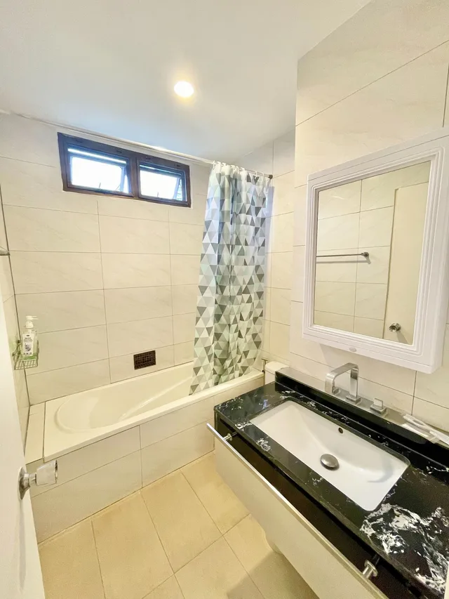 جناح سيغنتشر بسرير كينج وسريرين منفصلين، Boss Mansion Residence 5/6