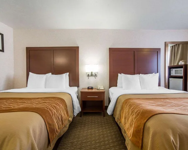 غرفة بسريرين كوين، Comfort Inn Elko 2/3