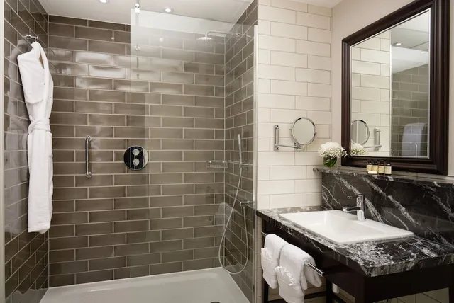 غرفة كلاسيكية بسرير كوين، The Baileys Hotel London 5/6