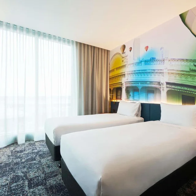 Deluxe, King Bed, Convertible Double Bed، ibis Styles Melbourne Airport 3/7