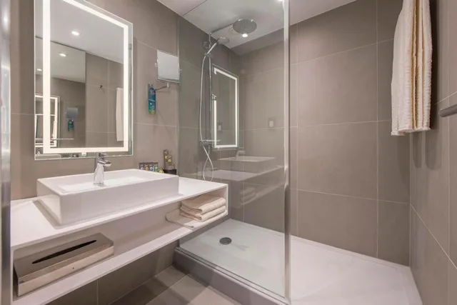 غرفة ديلوكس تنفيذية بسرير كوين مع أريكة، Novotel York Centre 3/4