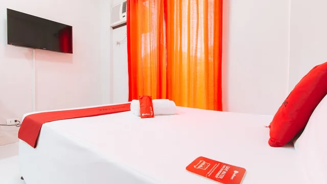 غرفة بسرير مزدوج، Reddoorz Near Naia Terminal 1 4/8