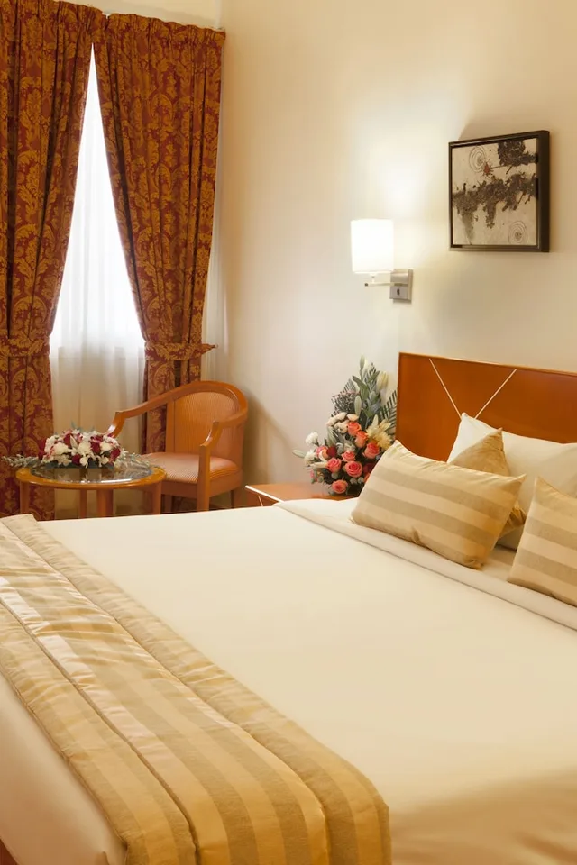 غرفة كلاسيكية بسريرين منفصلين، Landmark Hotel Baniyas 1/8