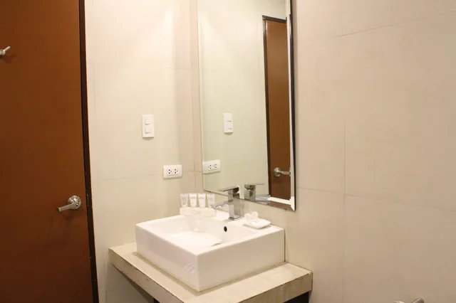 غرفة بريميير بسرير مزدوج وسرير فردي، Ocean Suites Boutique Hotel 4/4
