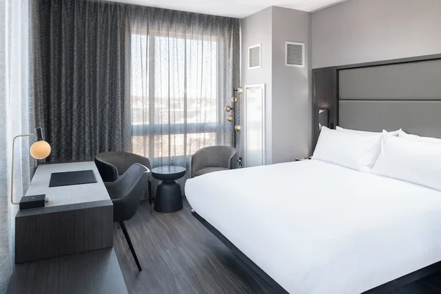 جناح بسرير كينج مع أريكة، Ac Hotel By Marriott Portsmouth Downtown/Waterfront 1/10