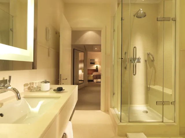 Junior Suite, King Bed, Browns Hotel, a Rocco Forte Hotel 1/2