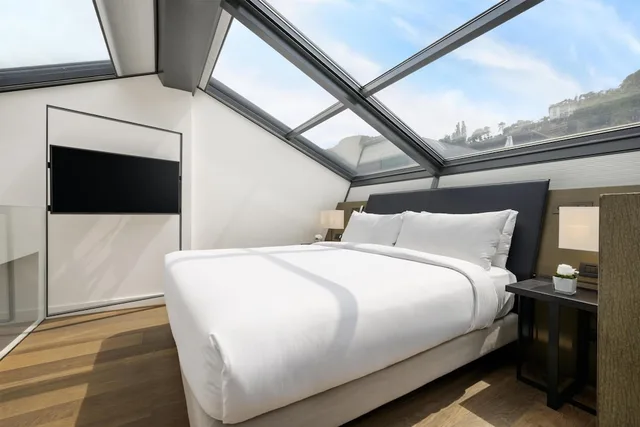 Loft, Suite, King Bed, Hilton Lake Como 1/10