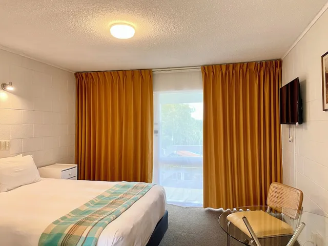 استوديو بسرير كوين بمطبخ صغير، Mt Eden Motel 3/9