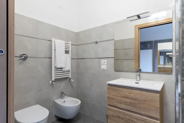Deluxe, Apartment, 1 Single and 2 Queen Beds، Tuscasi Aparthotel 3/3