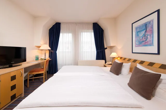 Business, Triple, 3 Beds, ACHAT Hotel Dresden Elbufer 2/9